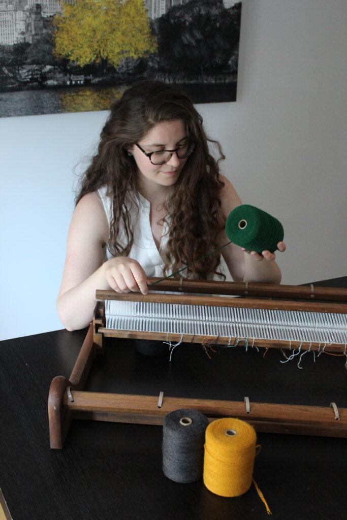 Weaving Plaid on a Rigid Heddle Loom - Curly-n-Yarny