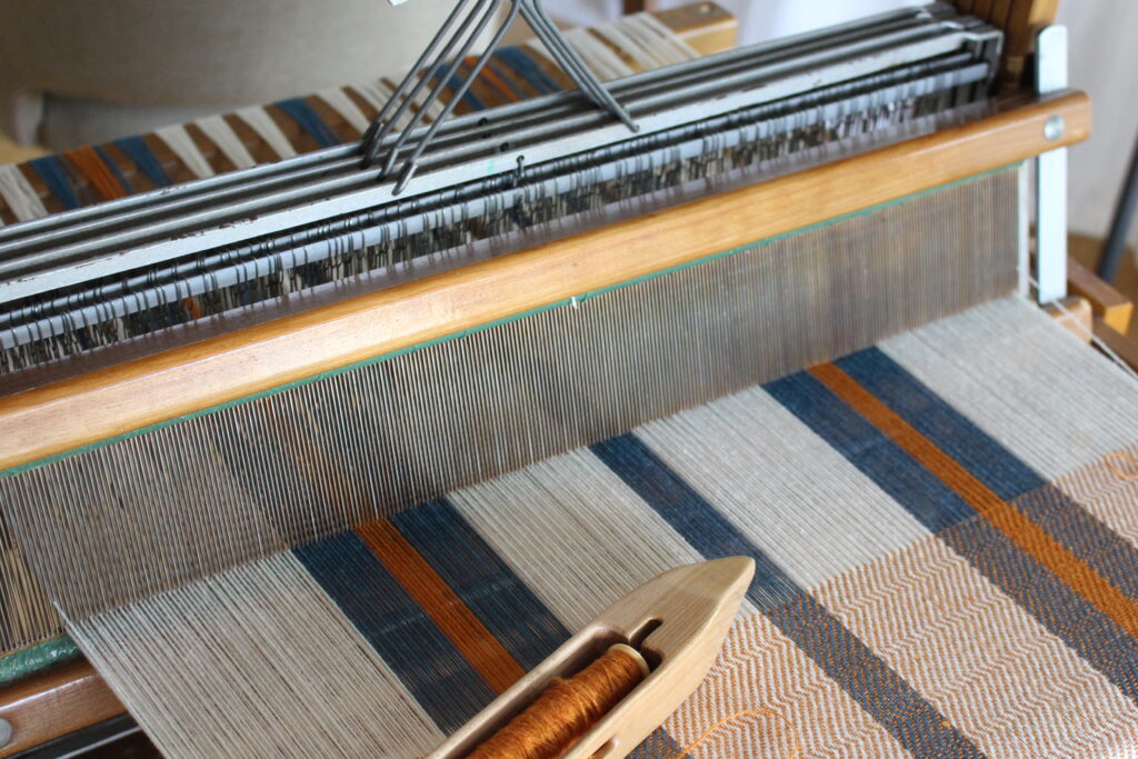 Best Weaving Looms For Beginners - Warped Fibers